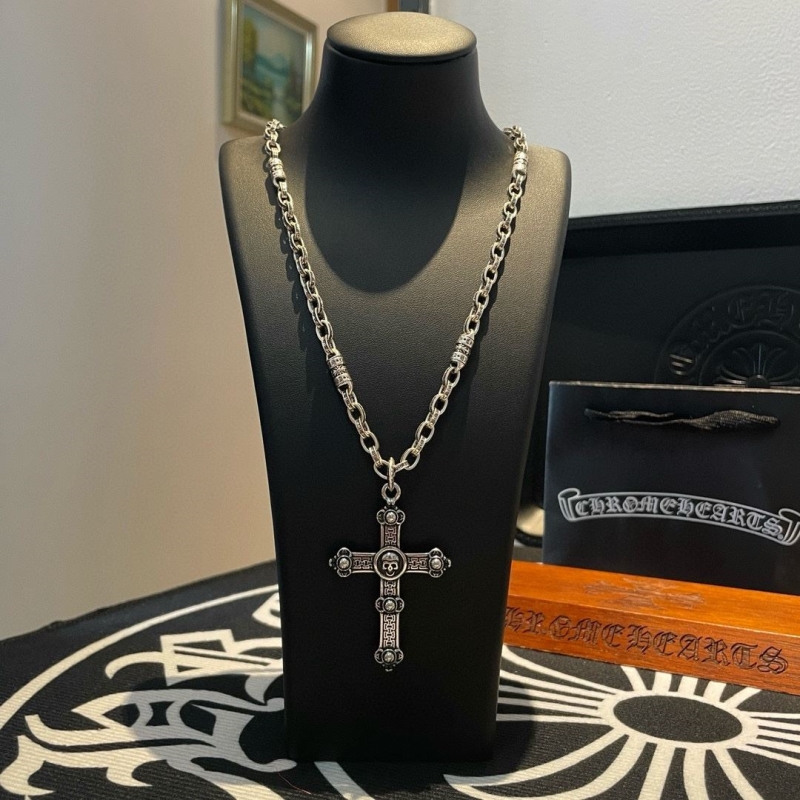 Ch**me He**ts necklaces